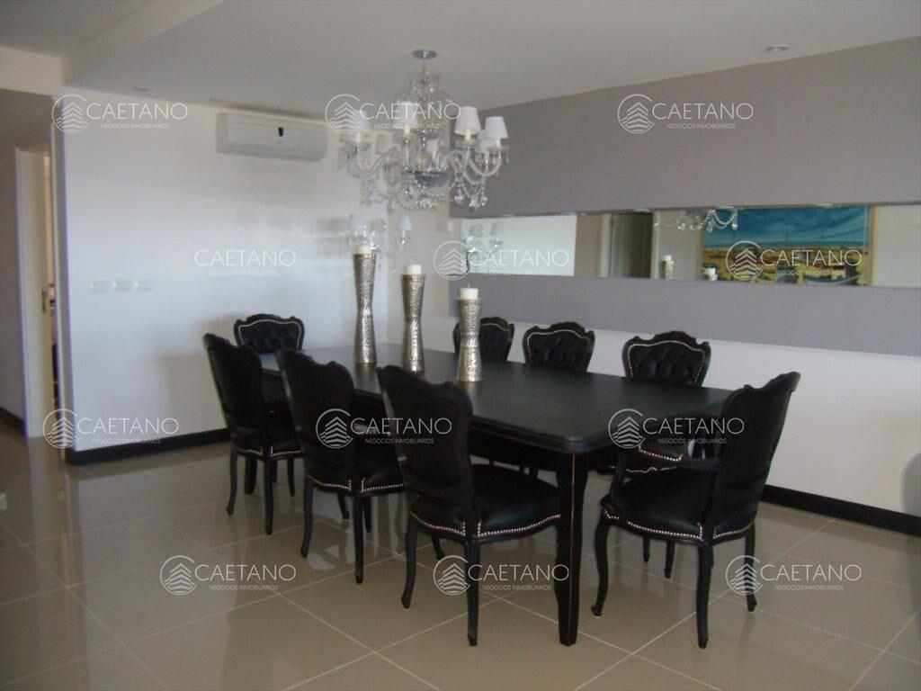 Apartamento en Brava, 3 dormitorios *