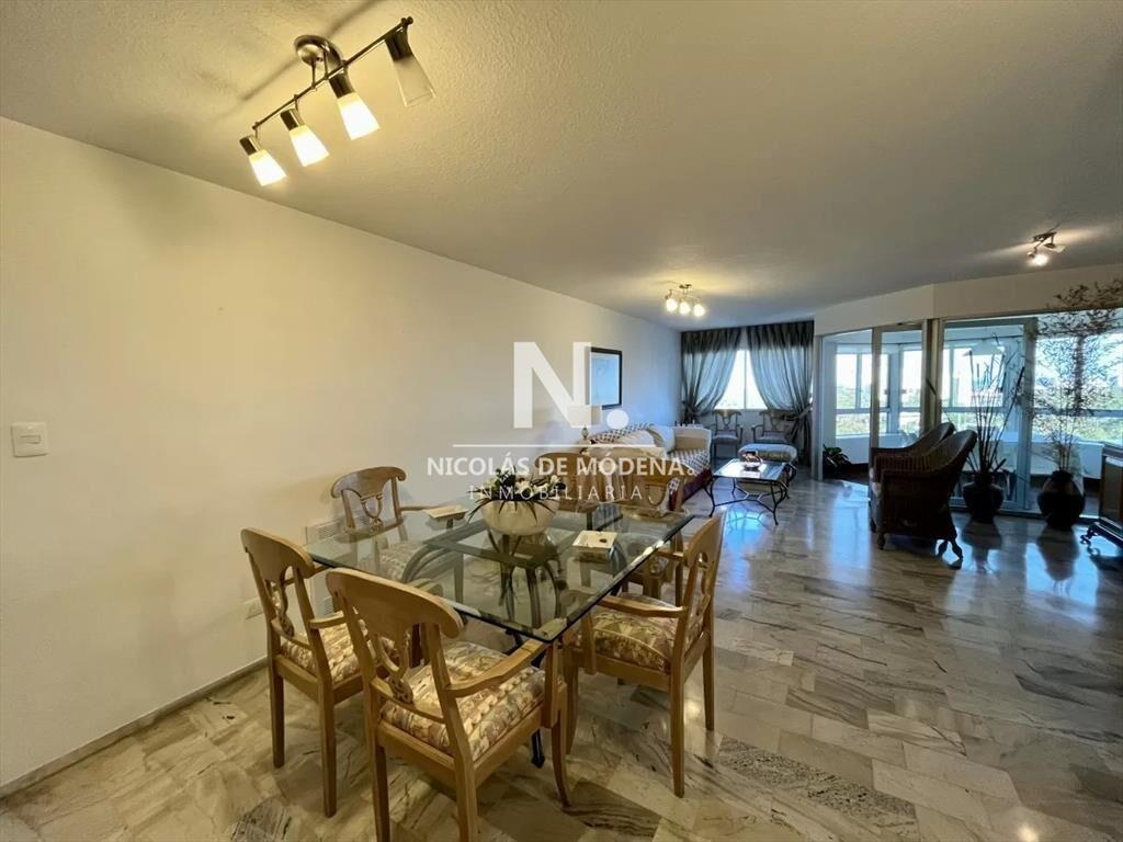 Apartamento en Venta de 3 dormitorios en Playa ,
