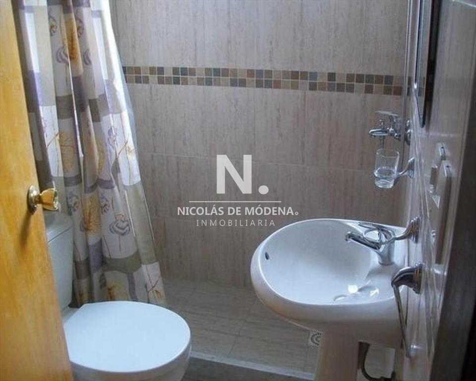 Casa en venta, a pocos metros del mar.