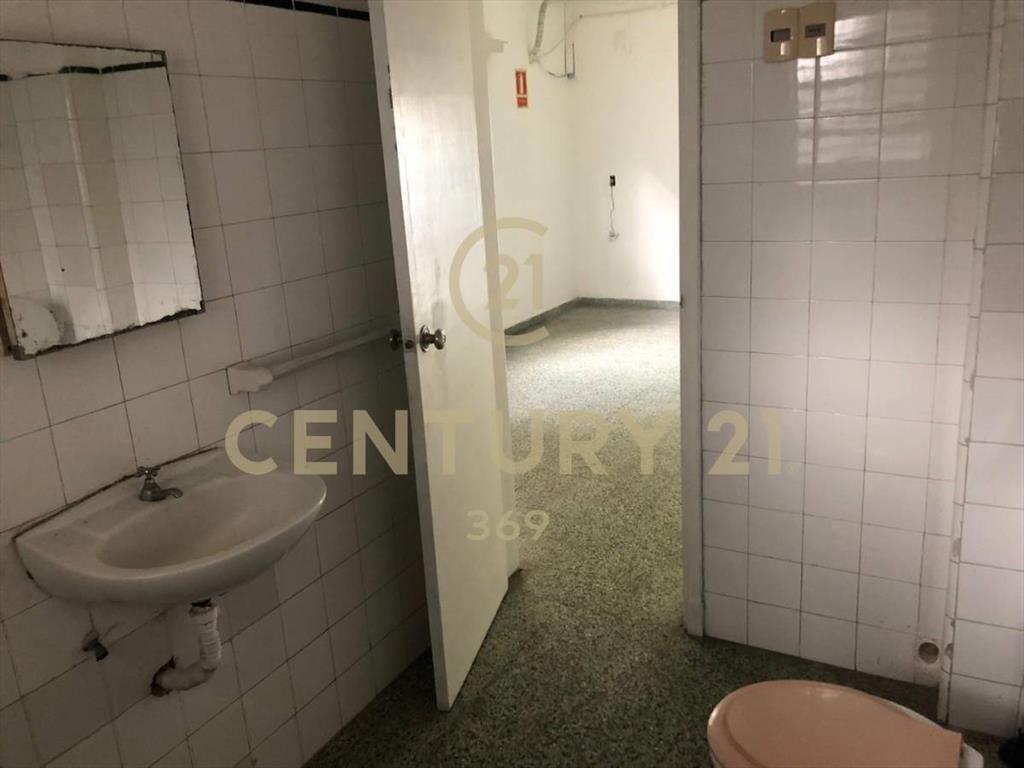 Venta Local comercial 130 m2.2 garajes.Brazo Oriental.Con...