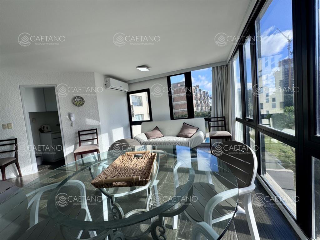 Venta apartamento de dos dormitorios, Playa Brava