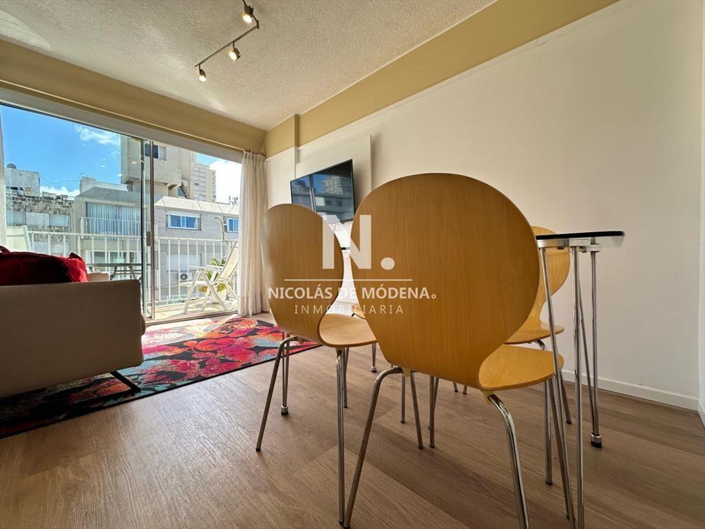 Apartamento en venta en Peninsula a 100 mts de la