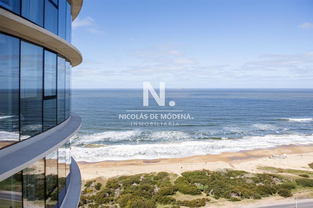 Alquila departamento en Punta del Este de 1 dormitorio.