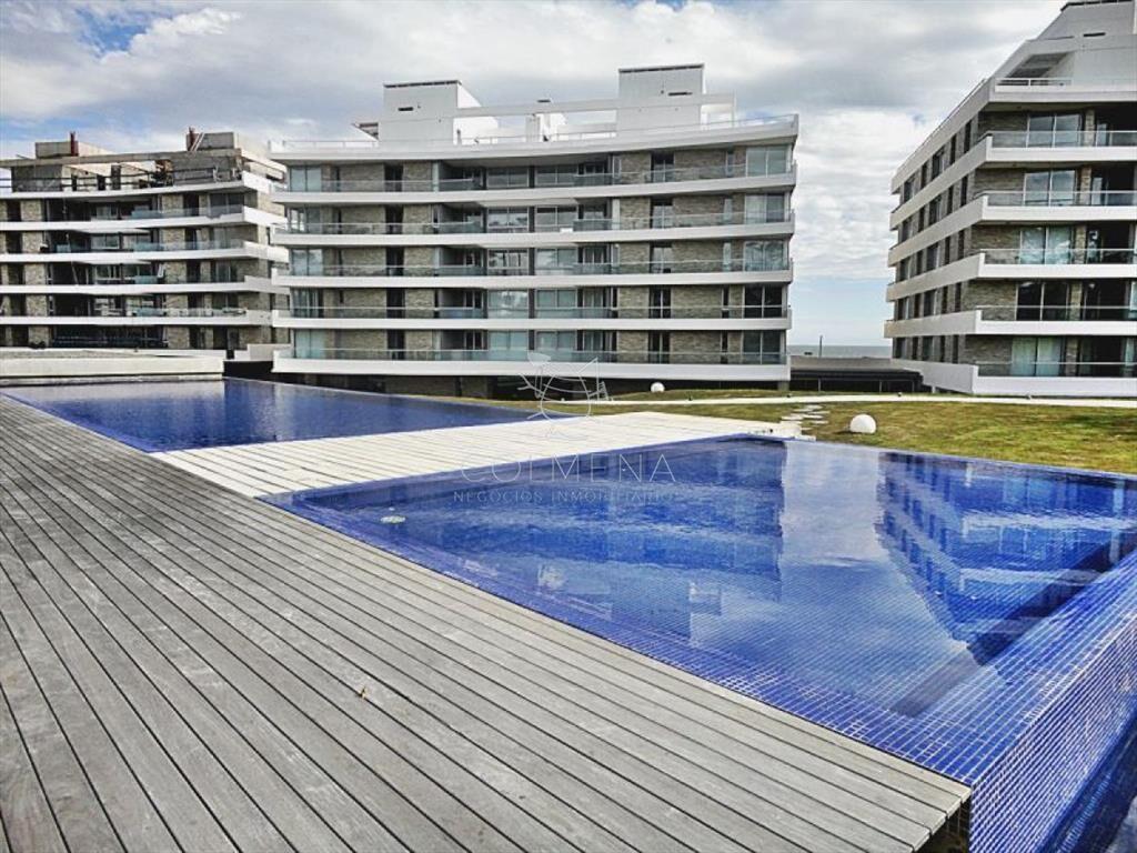 Apartamento con muy buena vista primera linea al