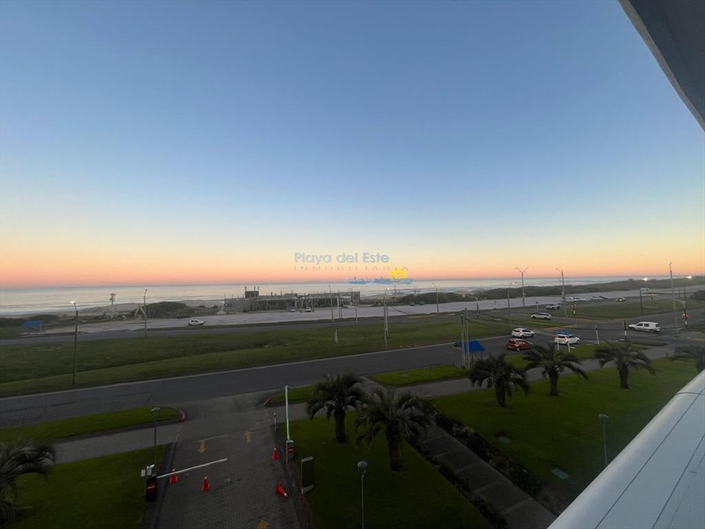 Apartamento en Alquiler de 3 Dormitorios en Punta