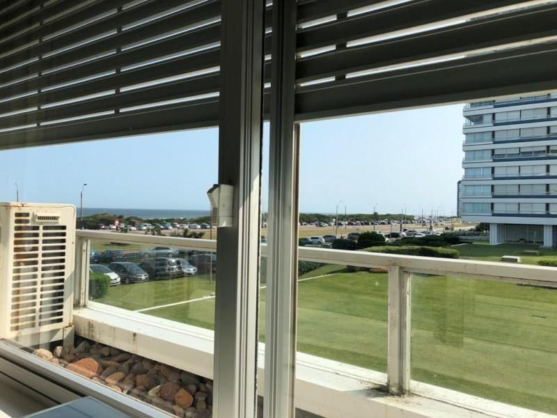 DEPARTAMENTO DE 3 DORMITORIOS EN EDIFICIO TIBURON I, PUNTA