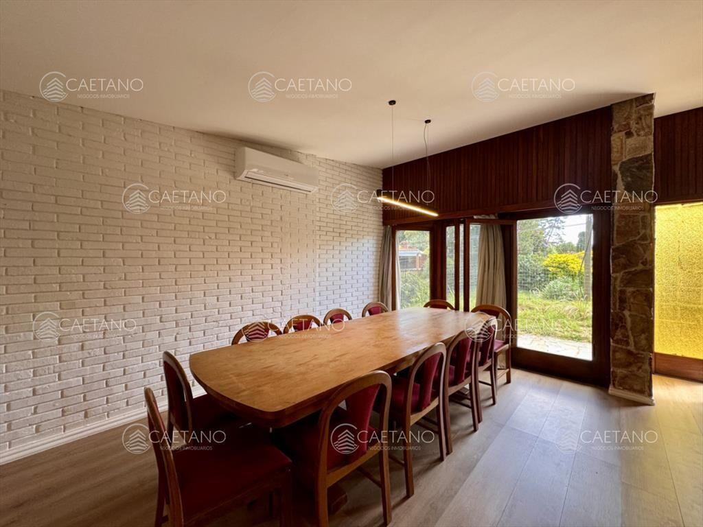 Venta casa 7 dormitorios, Cantegril, Punta del