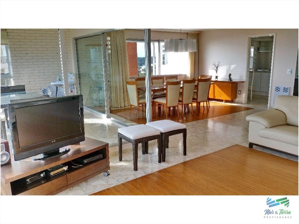 Apartamento en venta y alquiler, primera línea