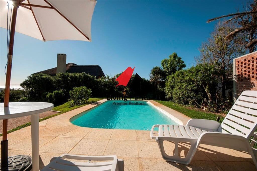 Casa en Punta del Este, playa mansa, 4 , piscina