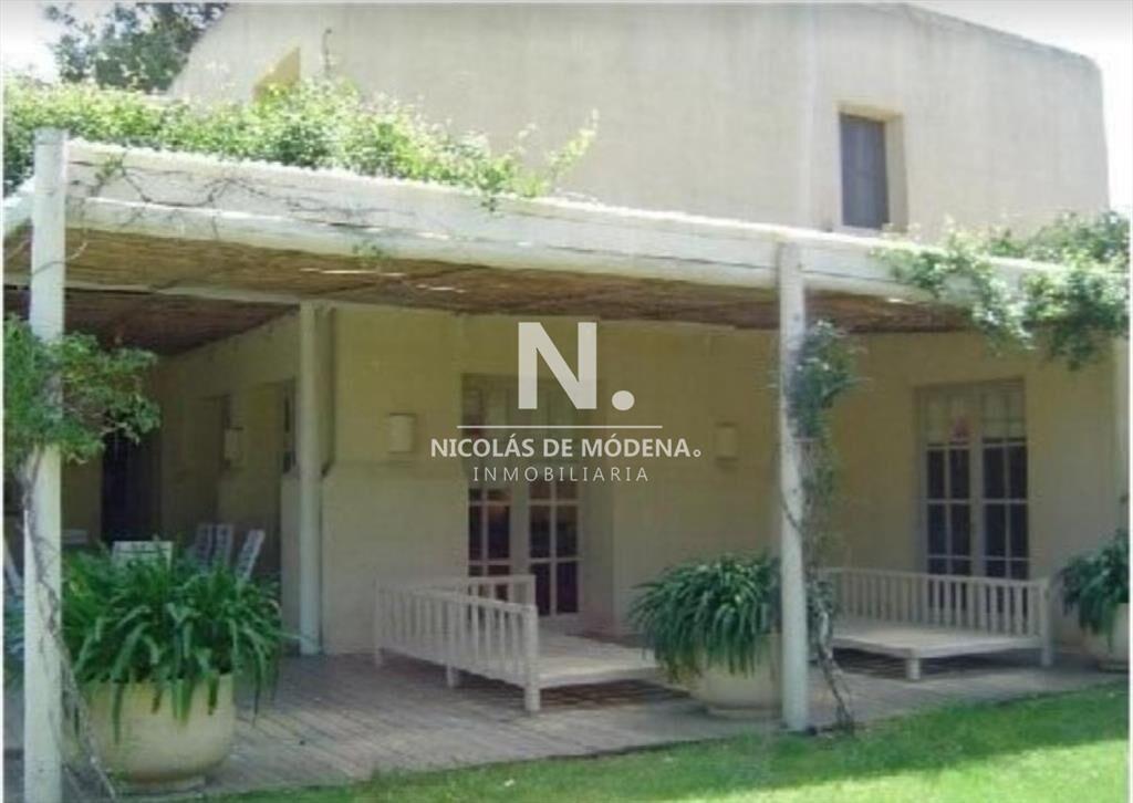 Casa de 4 dormitorios en venta.