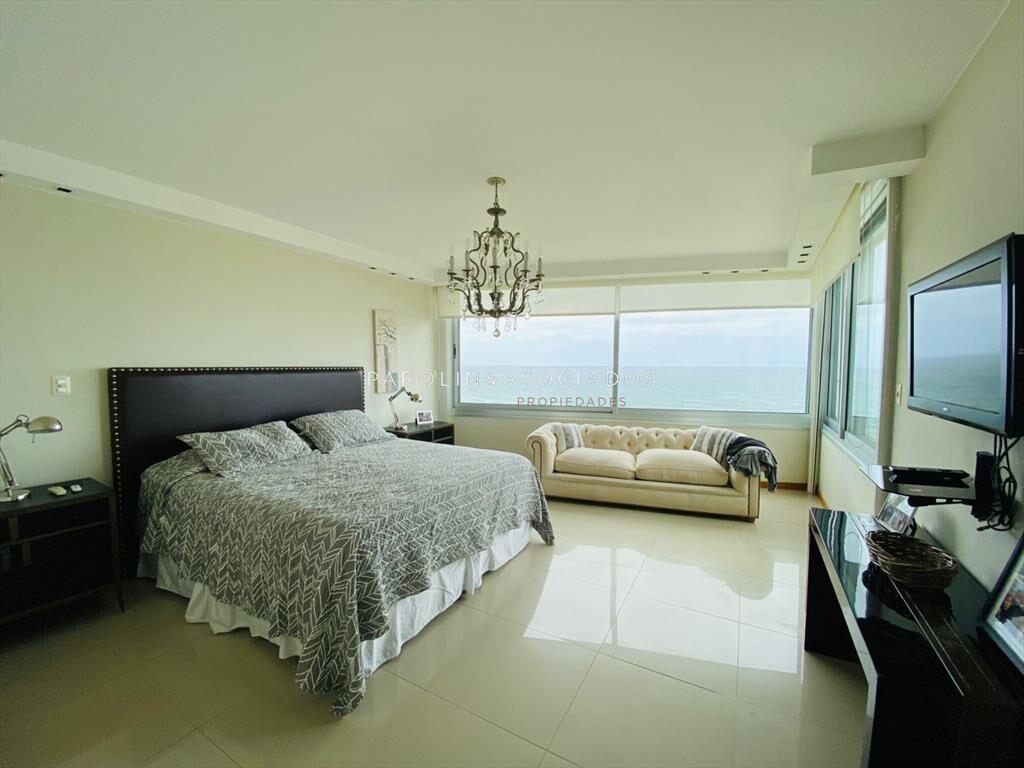 Apartamento en venta de 3 dormitorios en Tiburón