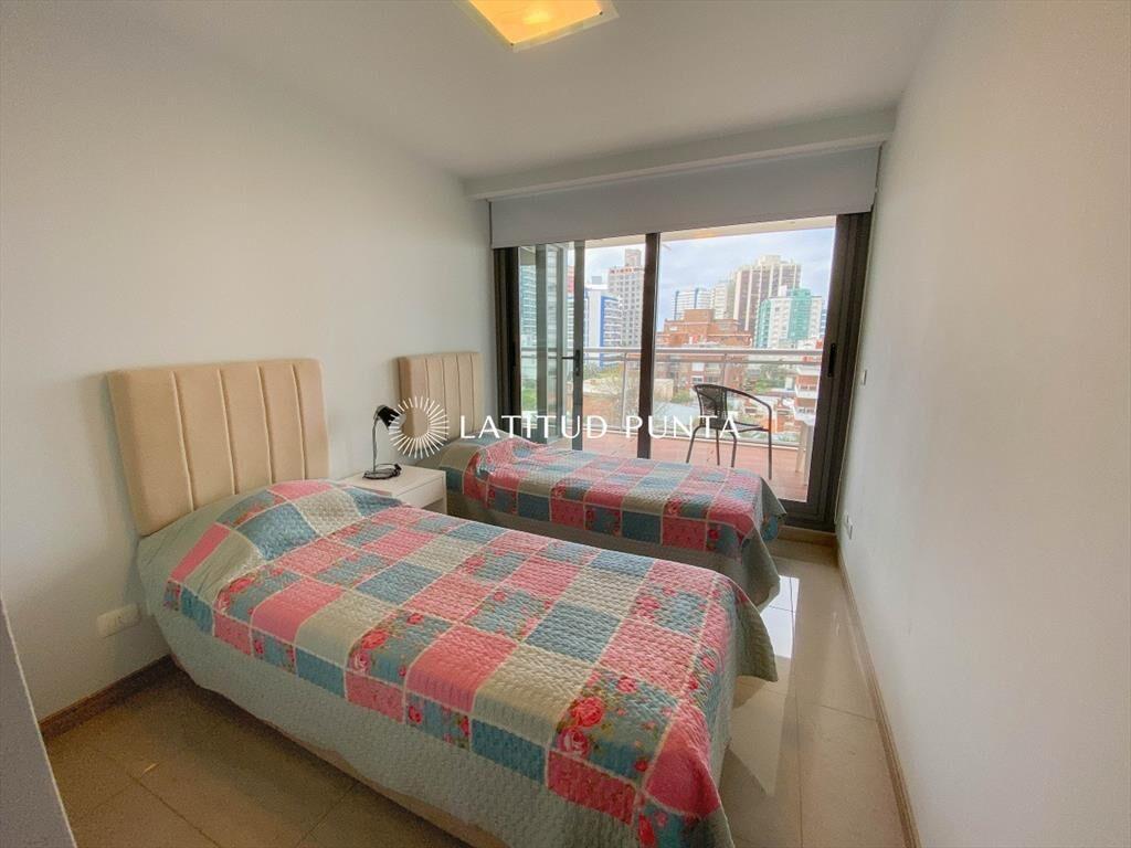 Amplio apartamento en brava, 3 dormitorios