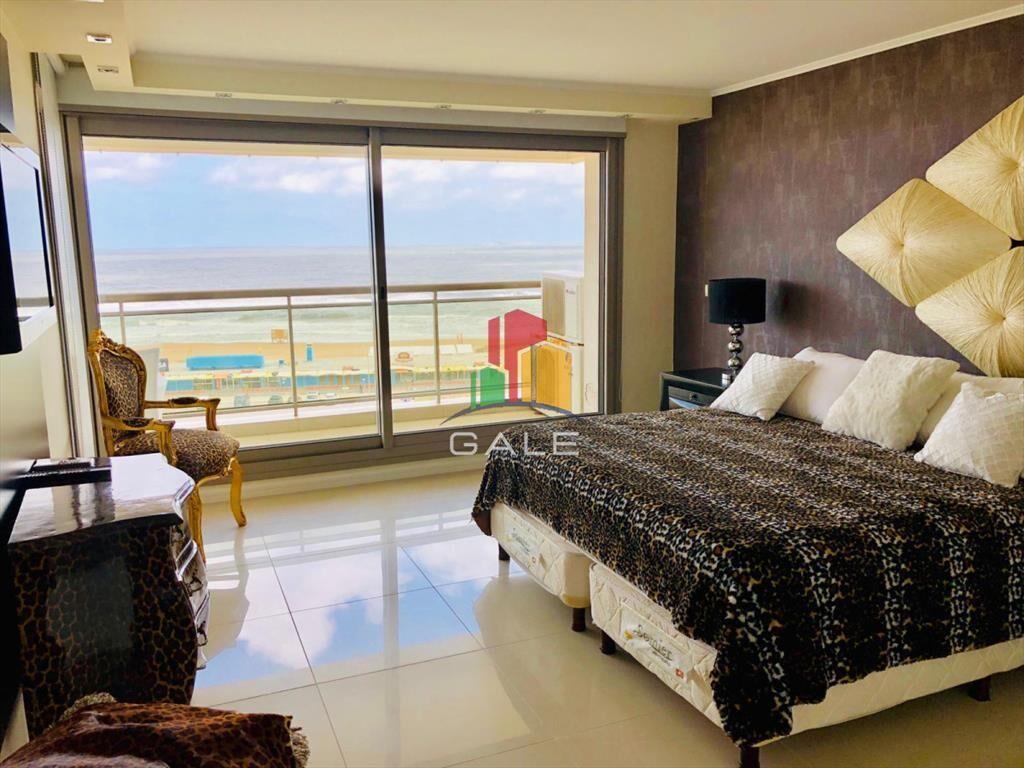 Apartamento en Imperiale Cuatro Dormitorios Punta