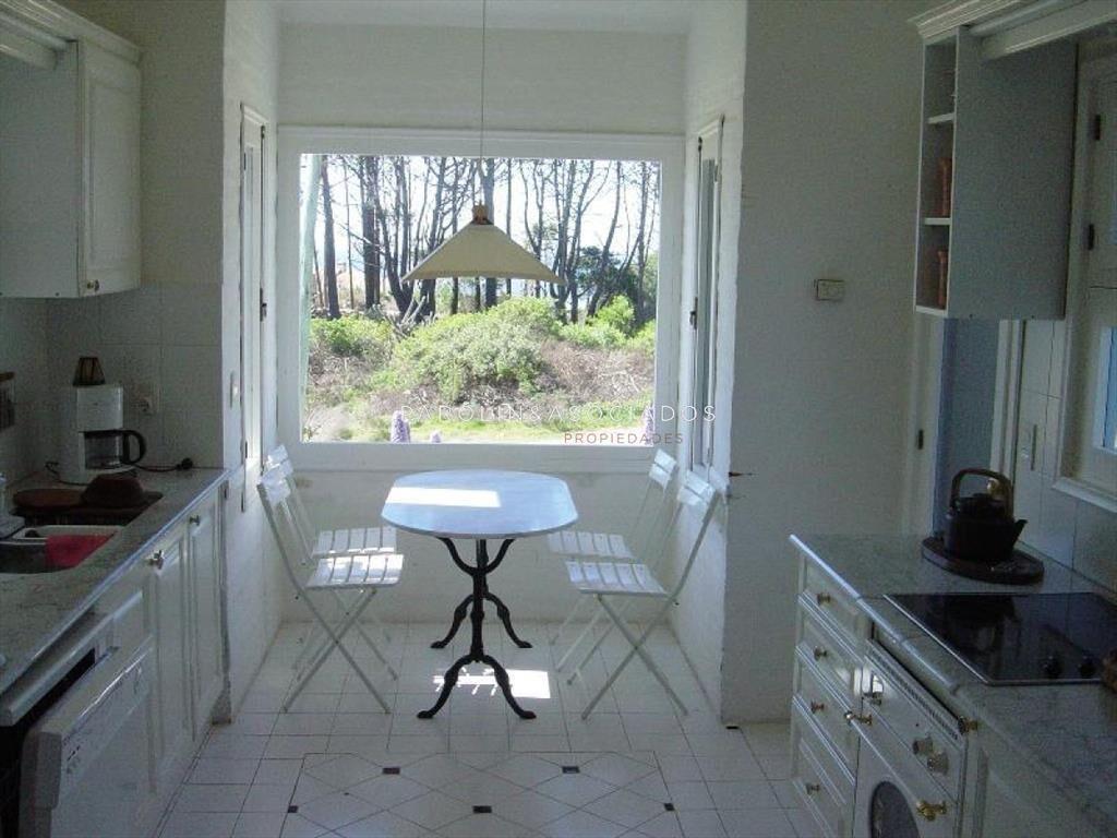 Casa en venta de 4 dormitorios en Montoya, Punta del Este.
