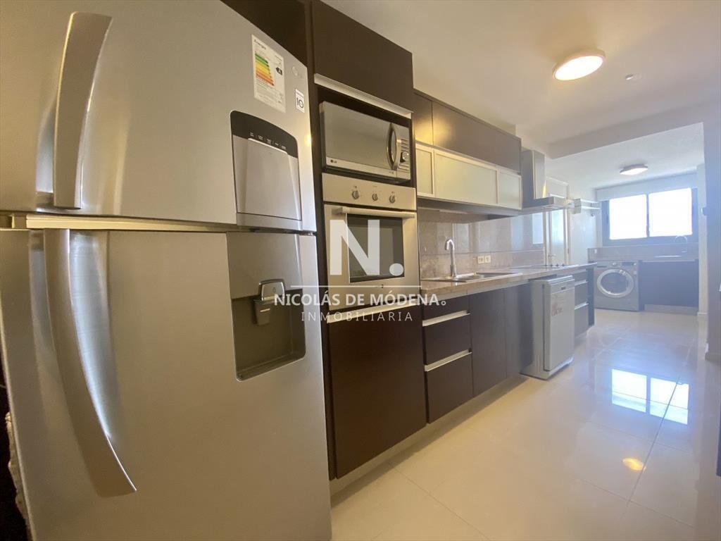 Vende apartamento de 3dormitorios en Brava- Punta del Este