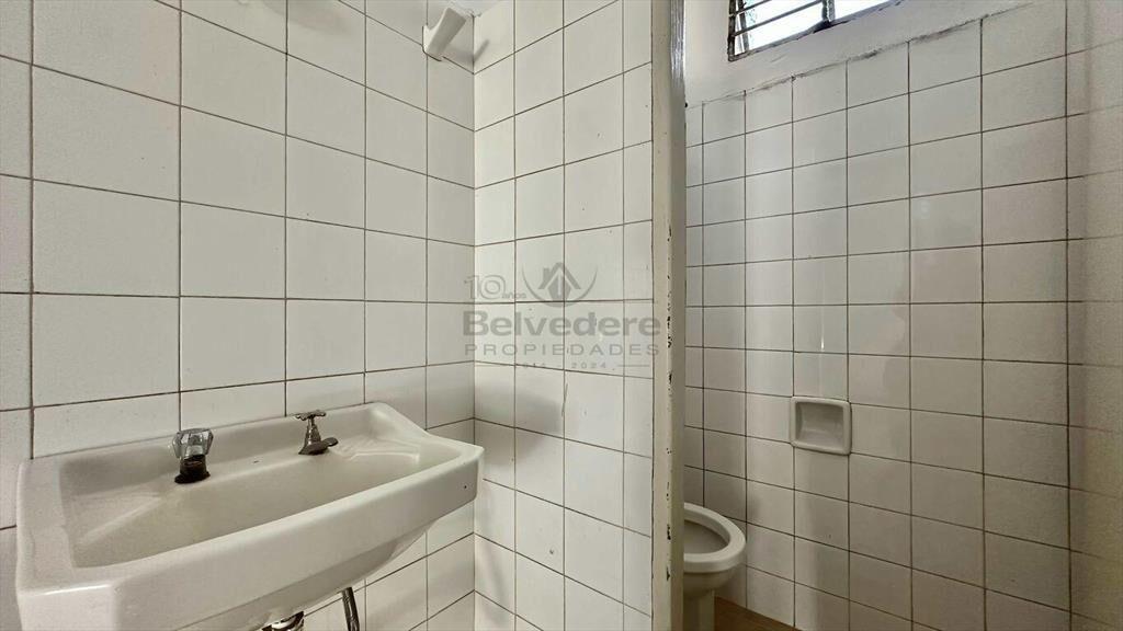 Local comercial en la Teja excelente ubicación Ref. 77