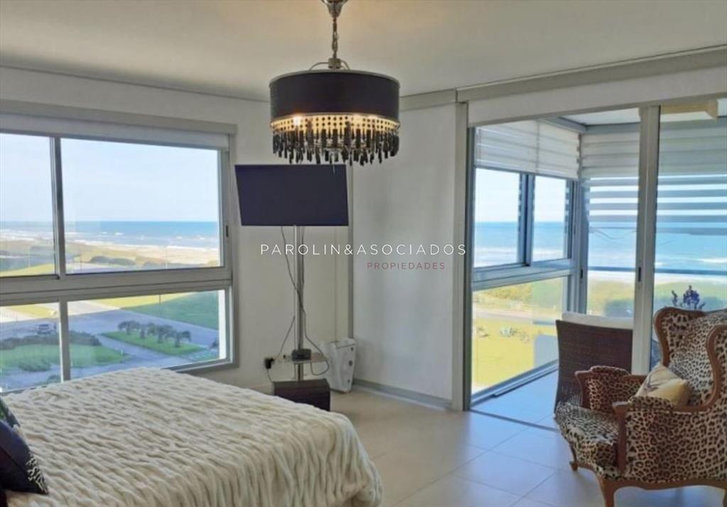 Apartamento en venta de 3 dormitorios + en Le del