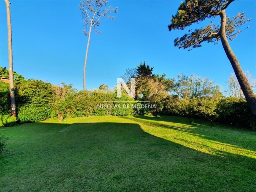 Venta de Casa 4 DORMITORIOS en Playa Mansa, Punta