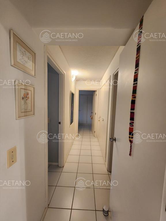 Vende apartamento de 2 dormitorios en Punta del