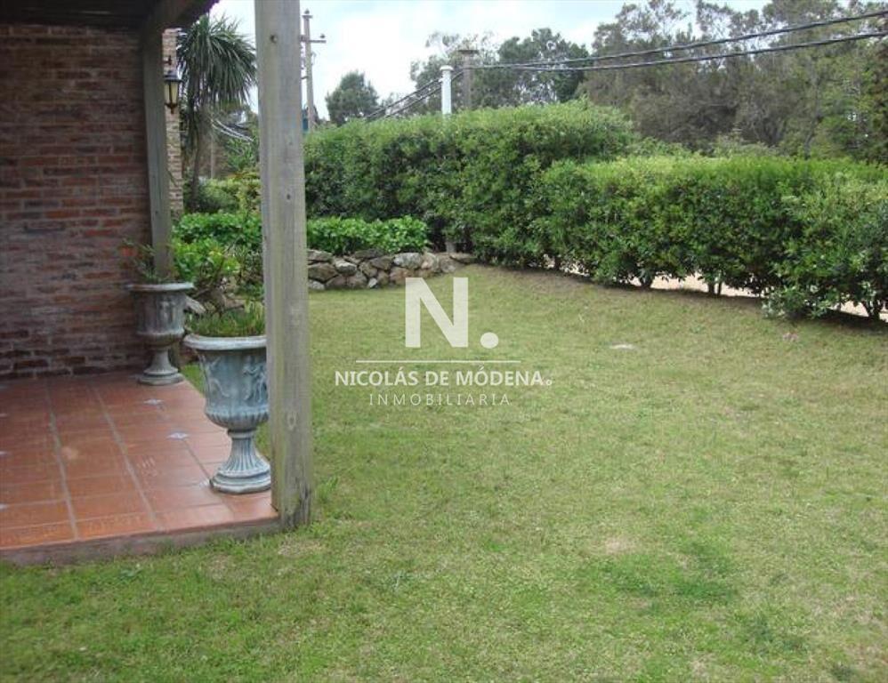 CASA EN VENTA EN ZONA DE TIO TOM