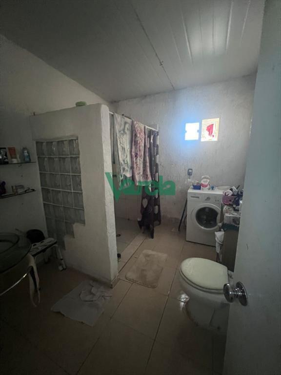 Venta Casa Con Terreno y 2 Apartamentos Colon