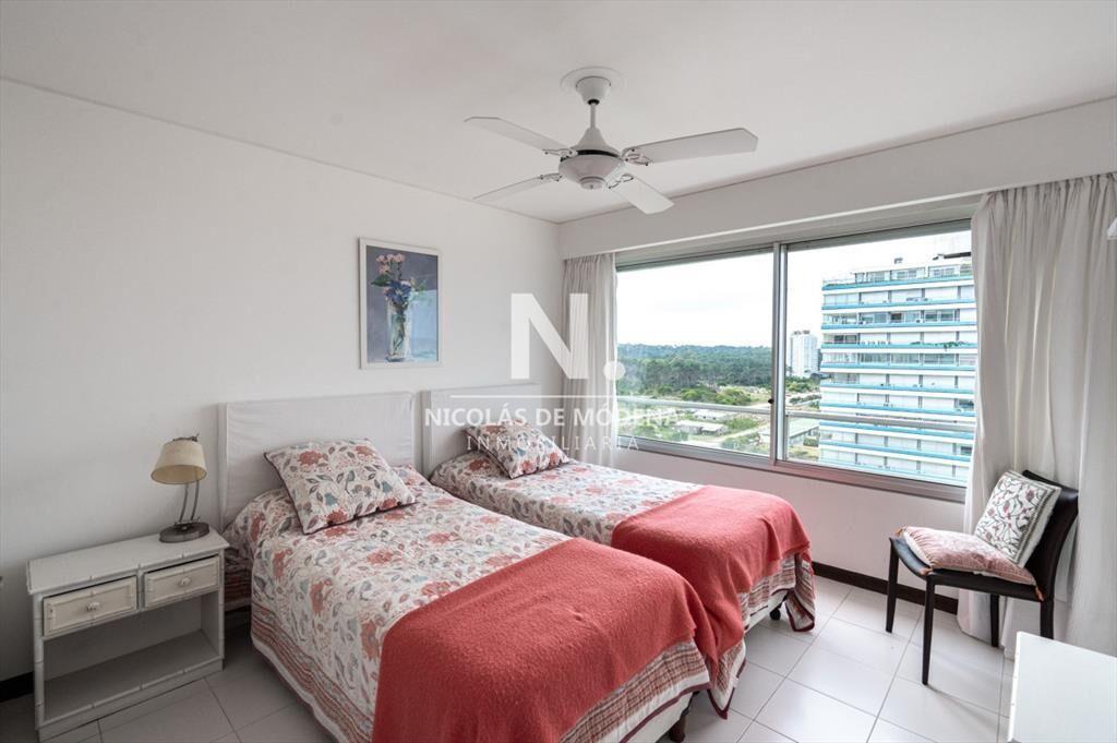 Apartamento en Venta de 3 dormitorios Frente al ,