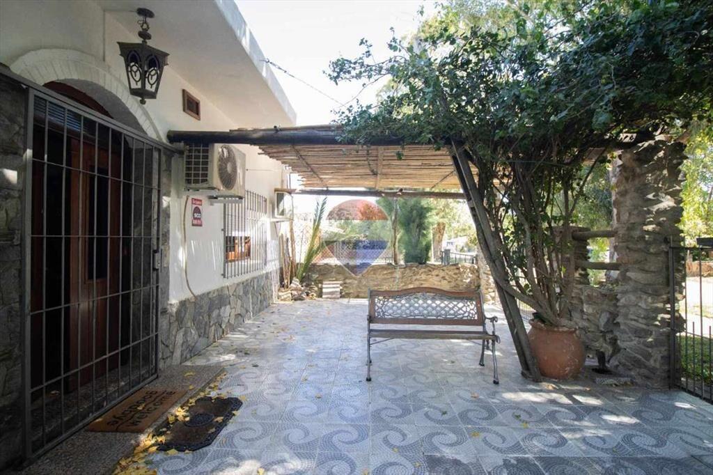 Venta Casa + 4 Apartamentos San Luis
