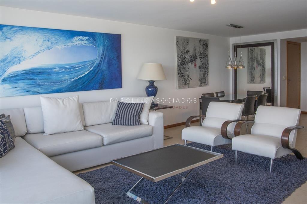 Apartamento en venta en edificio Calypso en Brava, Punta de