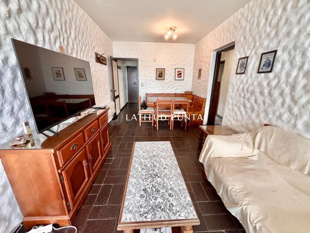 Apartamento 2 dormitorios y medio. Brava