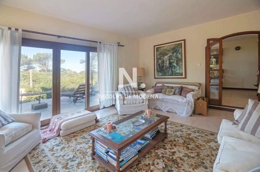 Espectacular chalet a pasoa del mar. San Rafael,