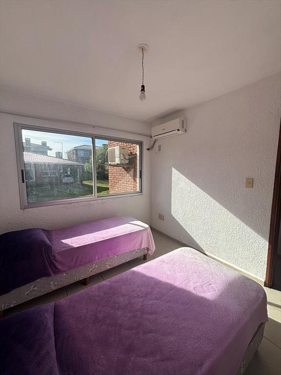 Venta con renta - 2 dormitorios - Cochera -