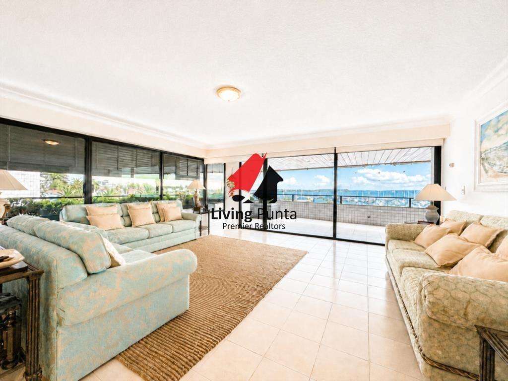 Departamento en Portofino con 2 garajes y hermosa vista al