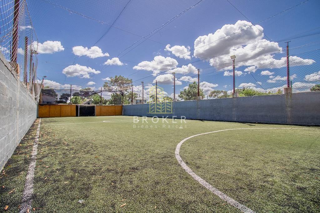 Venta de local comercial y cancha de futbol 5