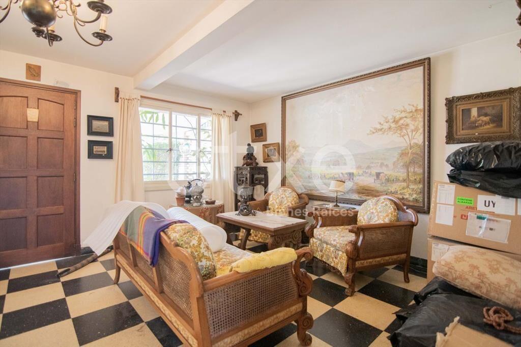 Casa en venta en el limite de Carrasco y Punta Gorda...