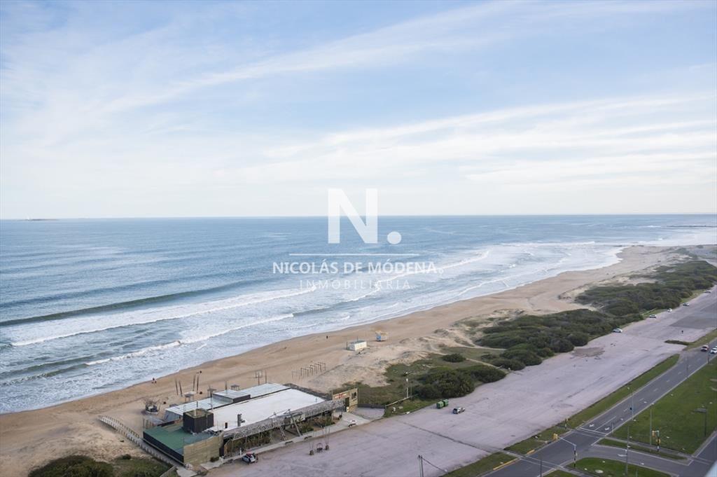 Espectacular departamento frente al mar en venta,