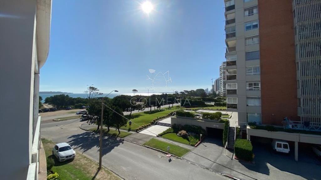 Apto de 2 dormitorios 2 baños, Balcon y cochera. en mansa
