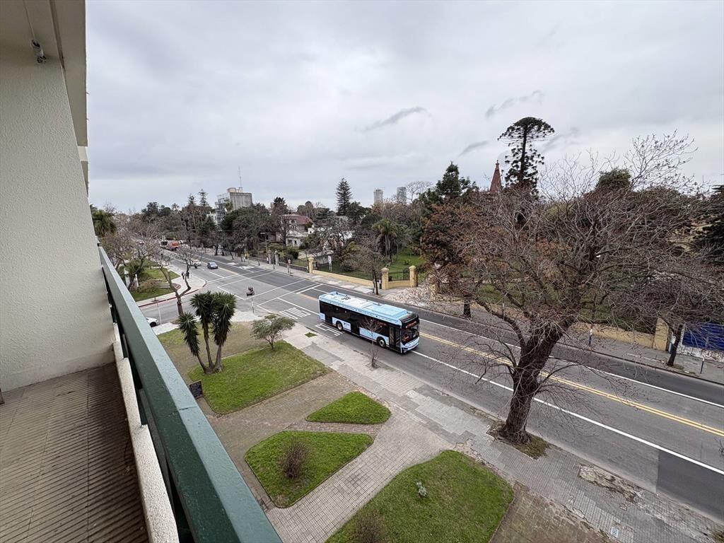 Alquiler Apartamento al frente con un dormitorio y terraza