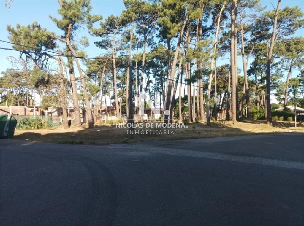 En venta terreno esquinero, en Punta del Este.