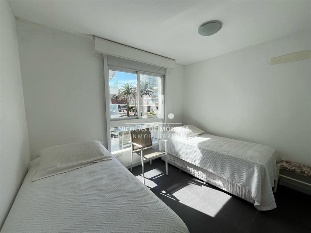 En venta apartamento de 2 dormitorios en suite en