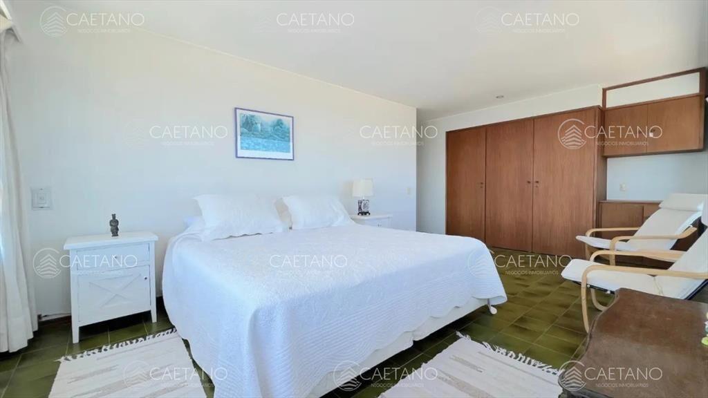 venta de apartamento cuatro dormitorios . Punta