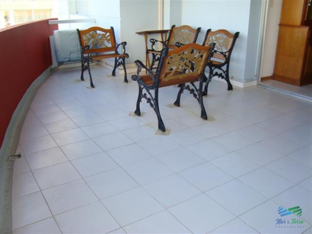Vendo apartamento 2 dormitorios con vista al mar