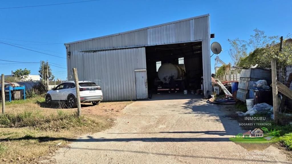 Venta de Amplio Galpón
