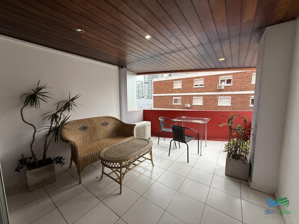 En venta apartamento 2 dormitorios con cochera,