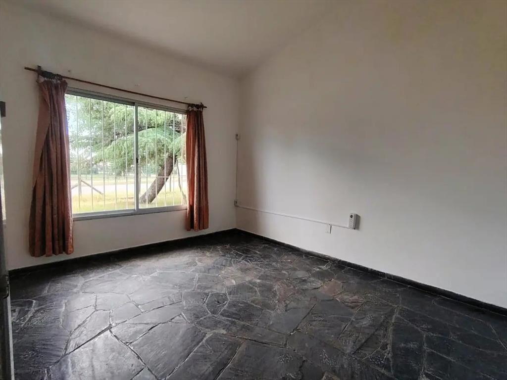 Casa en venta c/ cochera en Canelones
