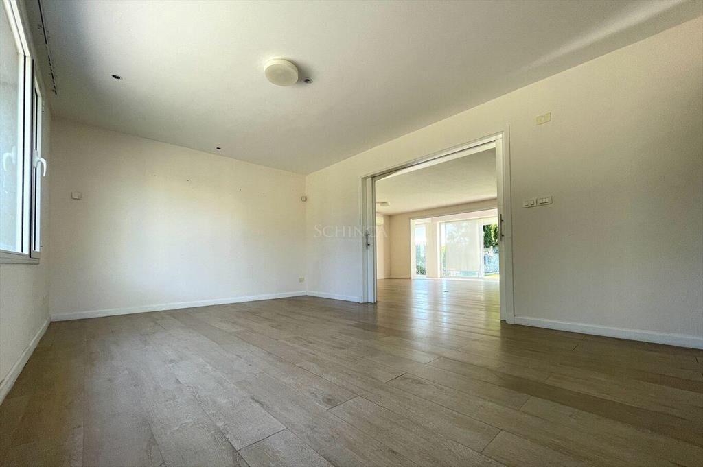 Venta casa minimalista 5 dormitorios, piscina | San Nicolás