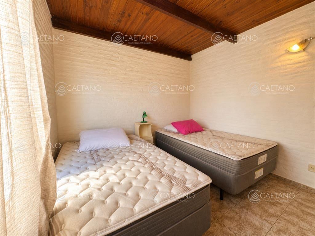 VENTA CASA DE 2 DORMITORIOS EN LA JUANITA