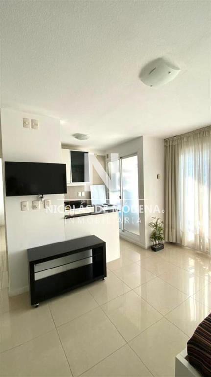 Departamento de 1 dormitorio en venta, sobre Av.
