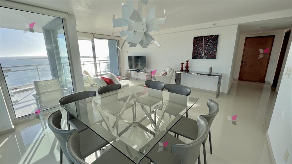 VENTA DE APARTAMENTO DE 3 DORMITORIOS Y SERVICIO