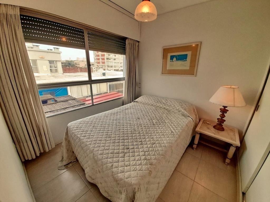 Vendo apartamento de 2 dormitorios y garage. Península, Pu
