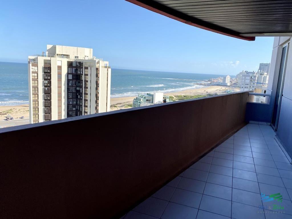 En venta , piso alto , con espectacular vista al